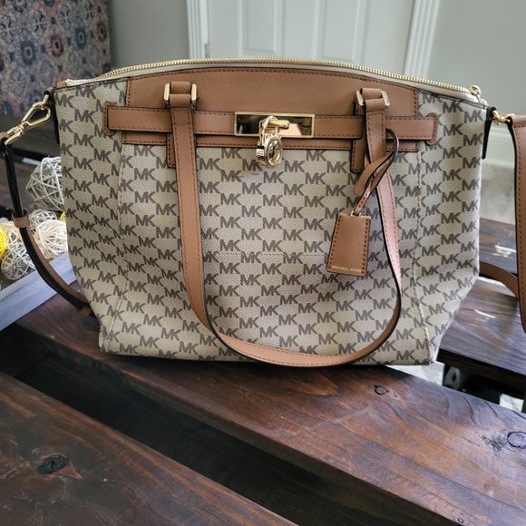 MK purse - Picture 3 of 3